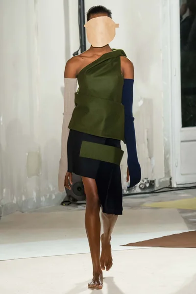 Look 19